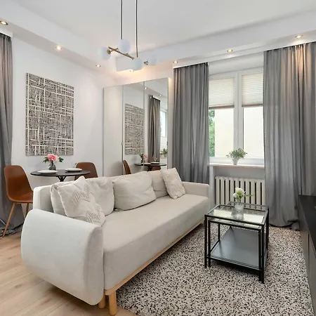 Comfortable For A Group Of Friends In Gdansk, Close To The Center By Renters