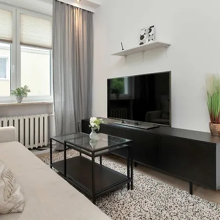 Comfortable For A Group Of Friends In Gdansk, Close To The Center By Renters Gdańsk