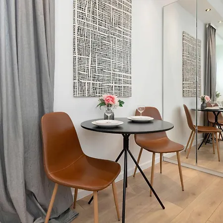 Comfortable For A Group Of Friends In Gdansk, Close To The Center By Renters Apartment Danzig